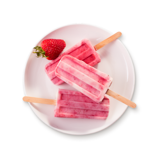 Bâtonnets de glace à l'eau aux fraises et à la crème
