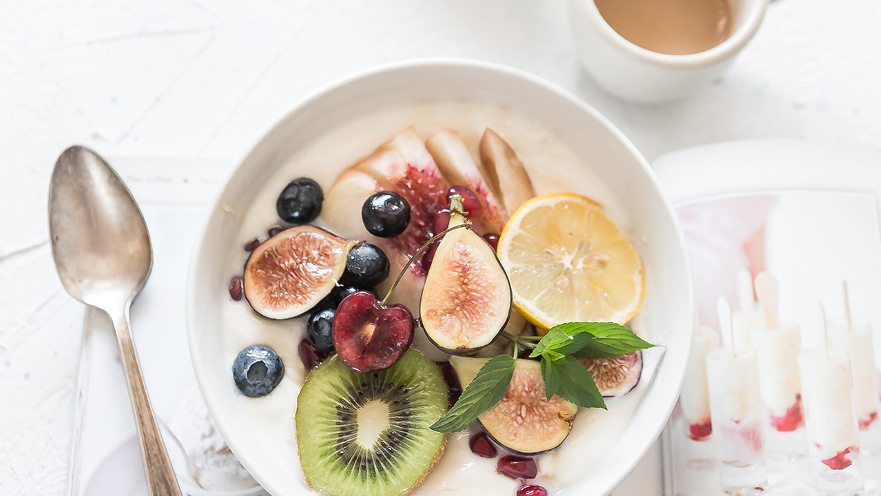 yoghurt breakfast