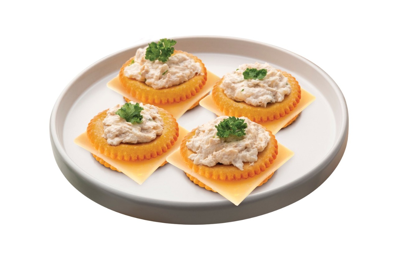 Mini Cheesy Tuna Cracker