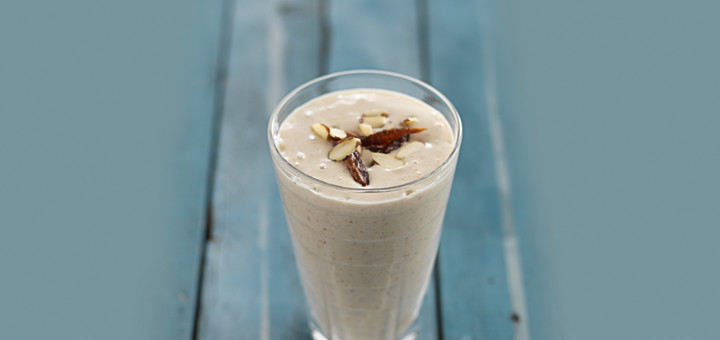 Mixed Nuts and Date Smoothie