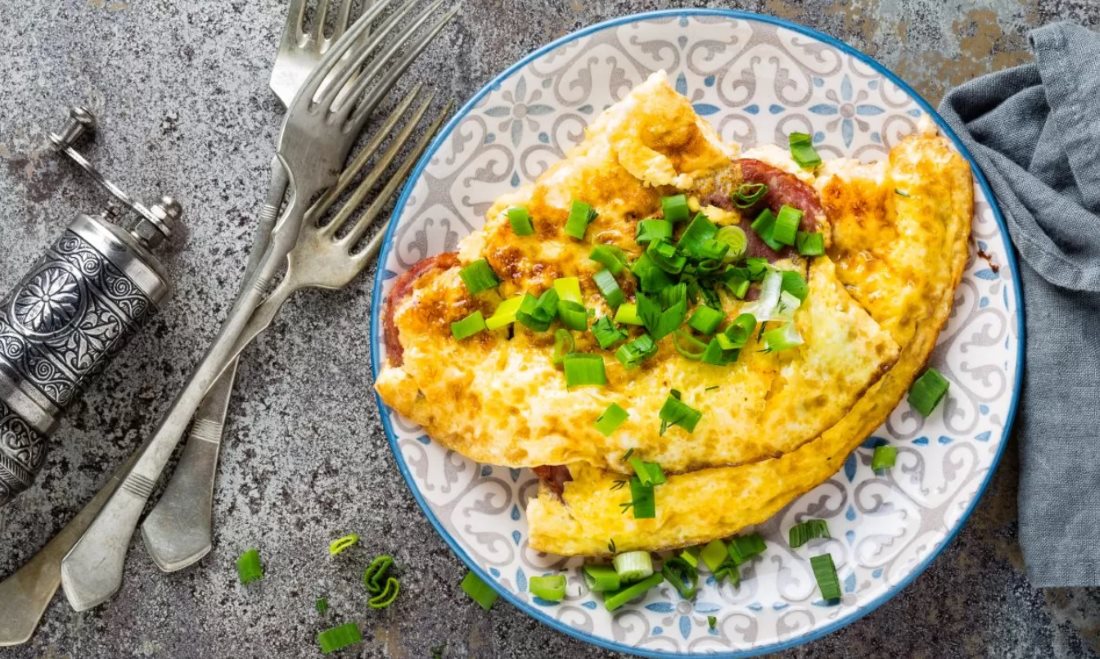 Cheesy Omelette Chicken Wrap